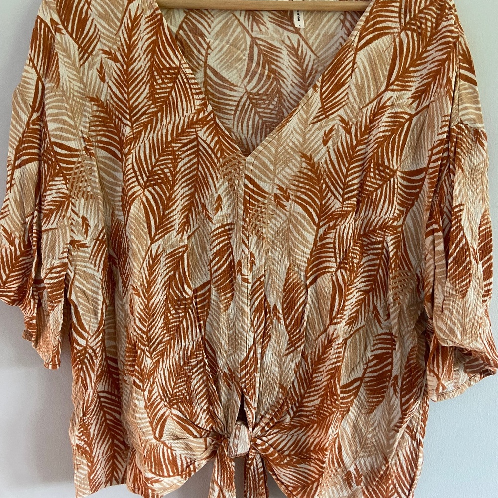 LUQ Rhee - Flowy, Tropical Tie-front Short Sleeved Orange Blouse